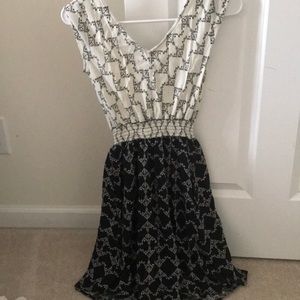 Cotton black and white patterned dress (S)